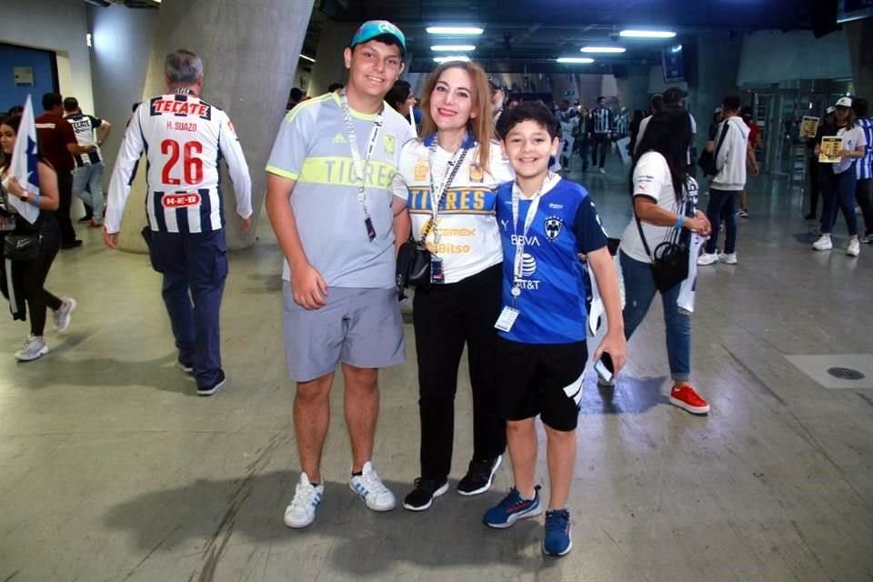 Eduardo Gutiérrez, Airaly Salinas y Patricio Gutiérrez