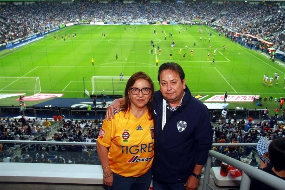 María Teresa Zamarripa de Méndez y Ernesto Méndez