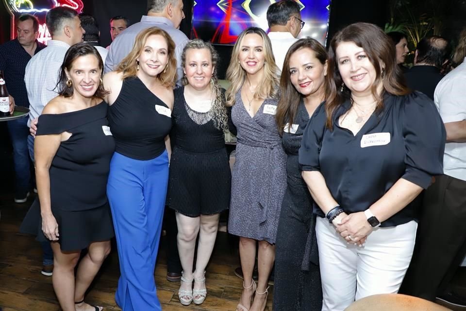 Mara Martínez, Ana Quiroga, Adriana Treviño, Yvette Garza, Cristina Alcalde y Diana Richarday