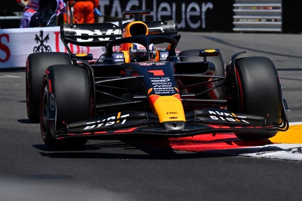 Max Verstappen al frente de la P3 en GP de Mónaco.