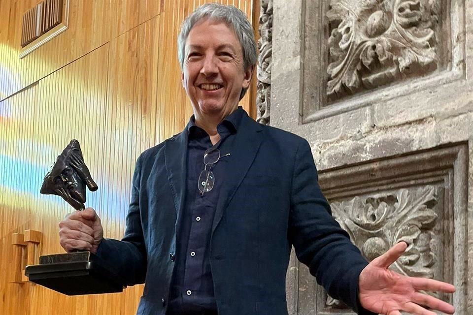 El jurado, presidido por Soledad Álvarez, destacó que el autor regiomontano, ingeniero industrial de profesión, escribió una novela de 'fuerza innovadora en el panorama de las letras hispánicas'.
