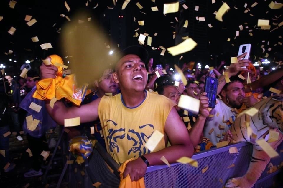 La Macroplaza lució abarrotada con los festejos de los felinos.