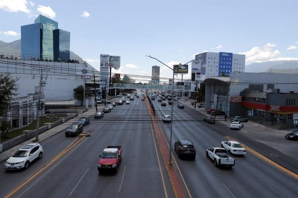 Las empresas Kawac Construcciones y Construcciones y Pavimentos Rocasa estarán a cargo de la rehabilitación de la Avenida Garza Sada.
