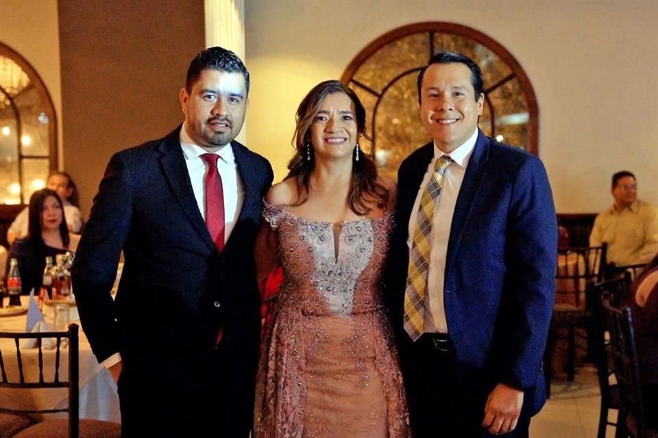 Lic. Luis Méndez Loera, Presidente del Consejo de Vigilancia de CSN, Lic. Lizeth Lizárraga Torres, Presidenta del Consejo de Administración, Dr. Daniel Carrillo Martínez, Alcalde de San Nicolás.