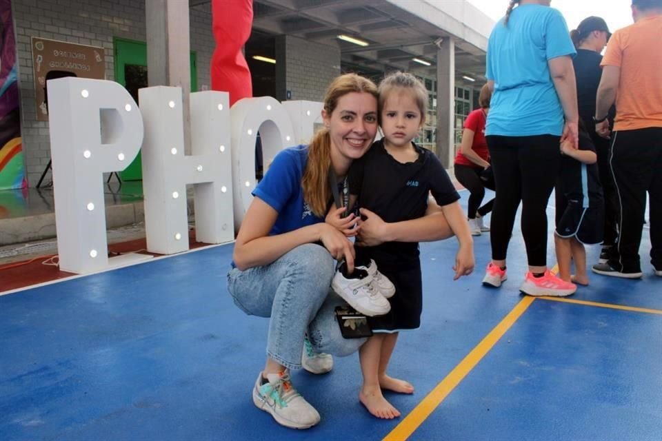 Daniela Padilla y Emilia Oliveri