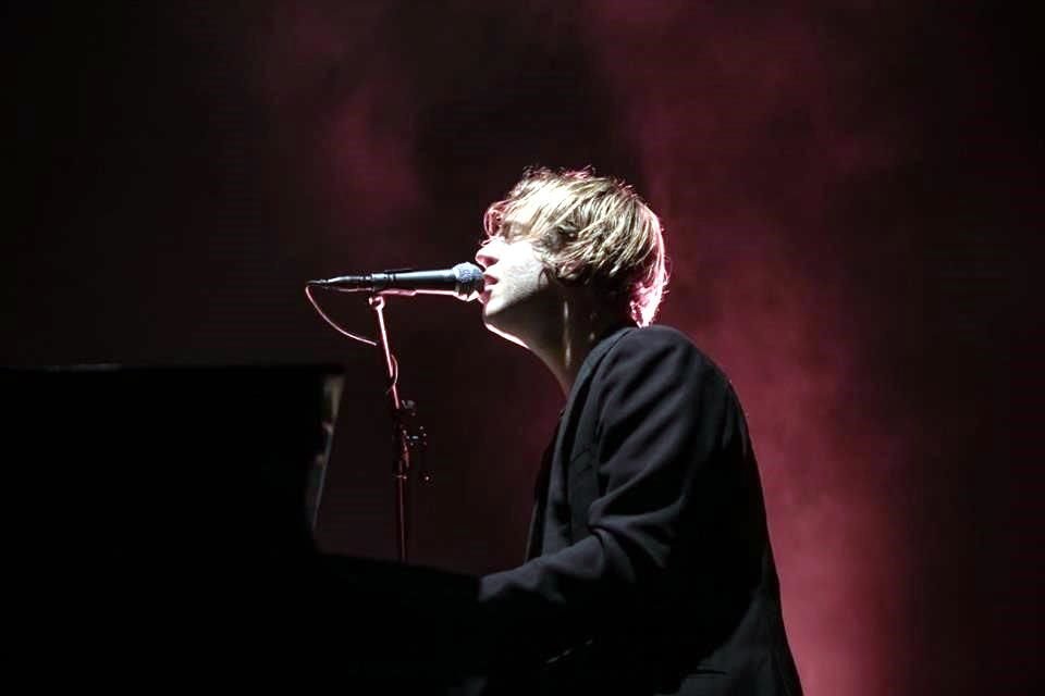 El cantante británico Tom Odell reunió la noche de este martes a 3 mil 128 personas en el Auditorio BB, en la CDMX.