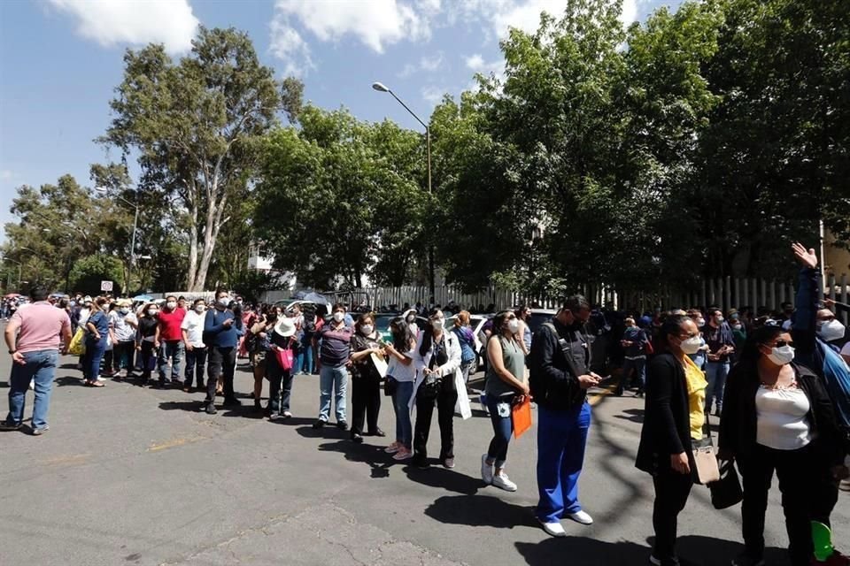 La convocatoria es para trabajadores de salud que están en la primera línea de combate a la epidemia.