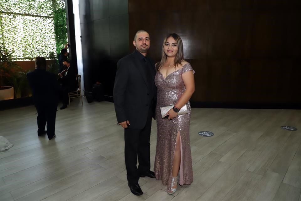 Rolando Treviño y Jenifer Tristán