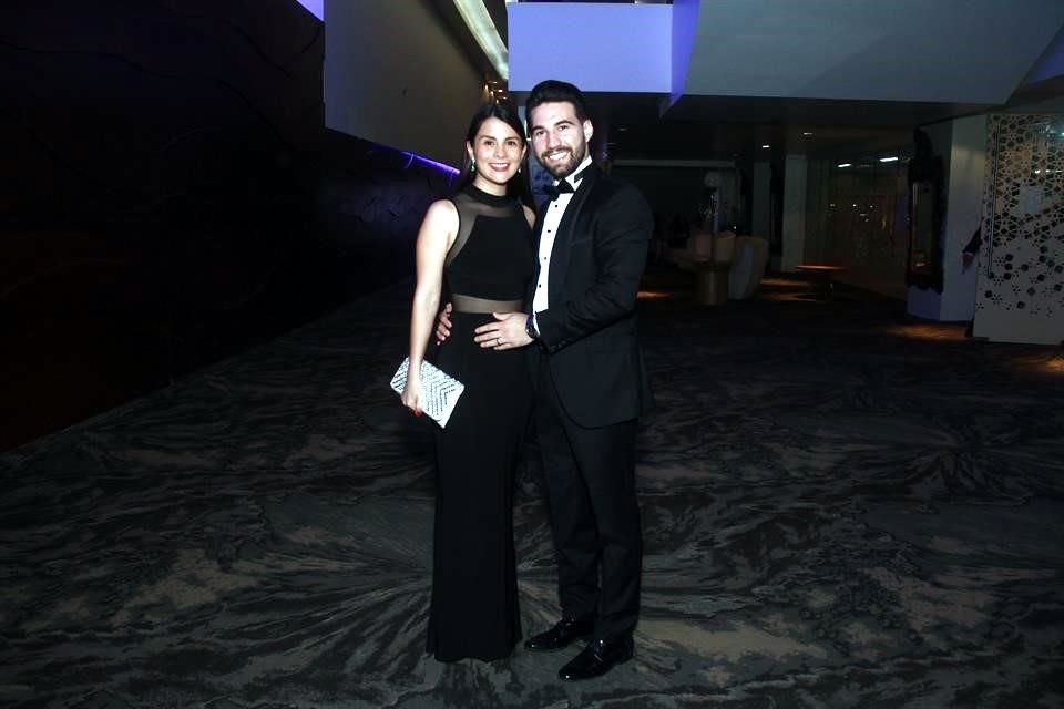 Ana Karina Turrubiartes de Uriegas  y Arturo Uriegas Martínerz