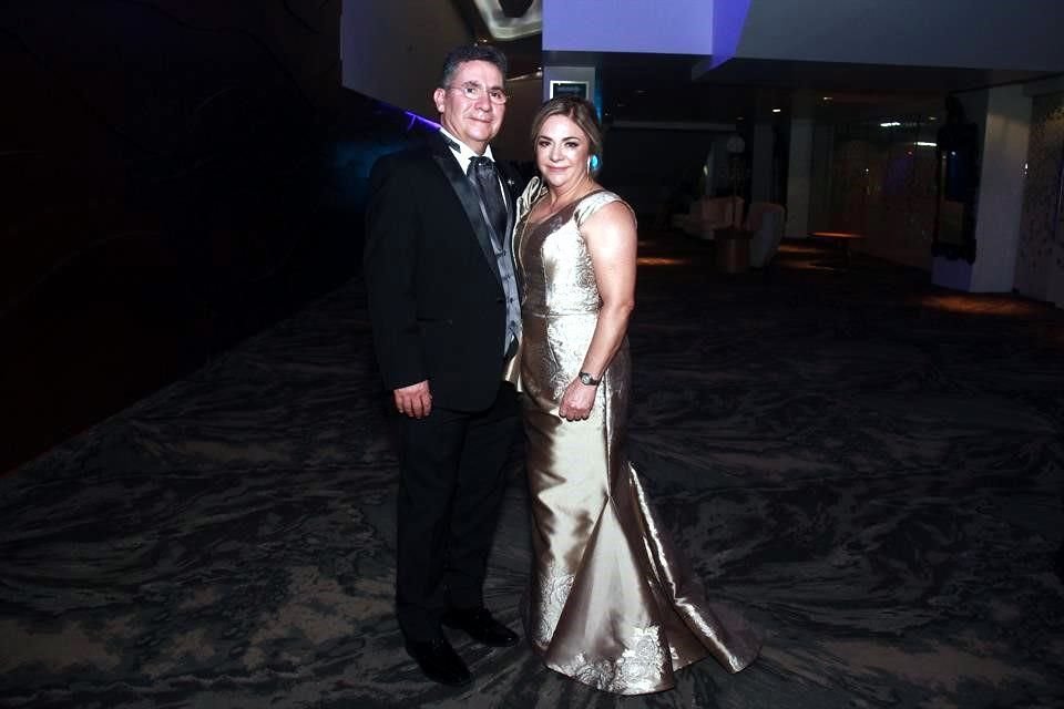 Carlos Alberto Villanueva Cuéllar y Martina Garza de Villanueva