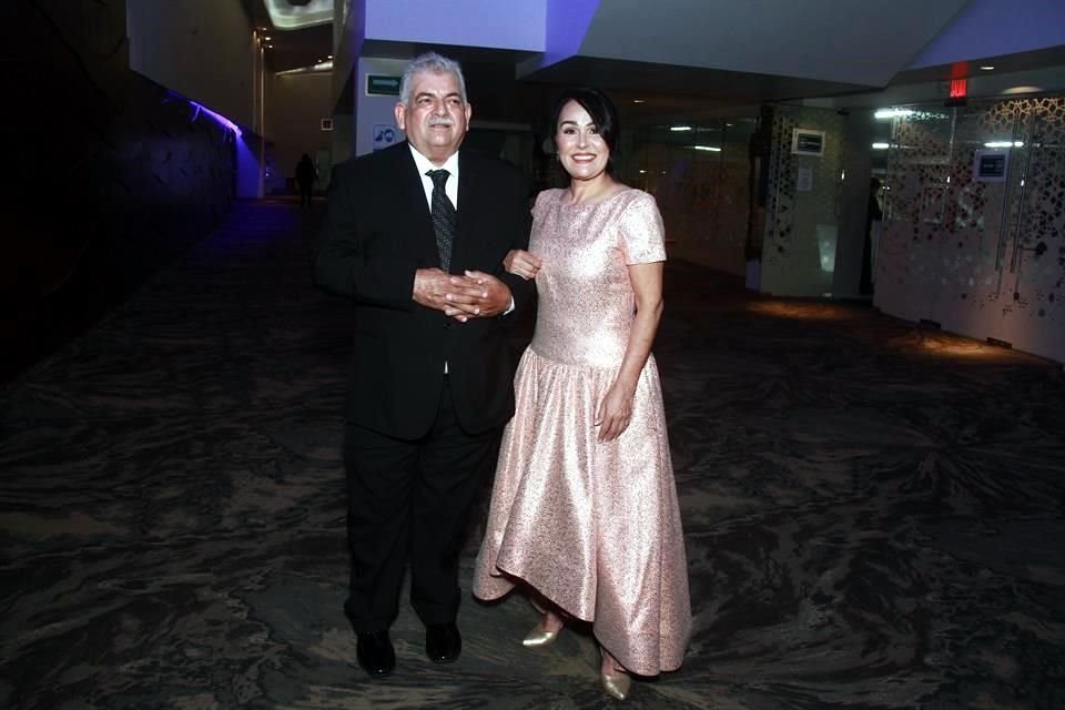 Raúl Arredono Treviño y  Zenaida Lozano de Arredondo