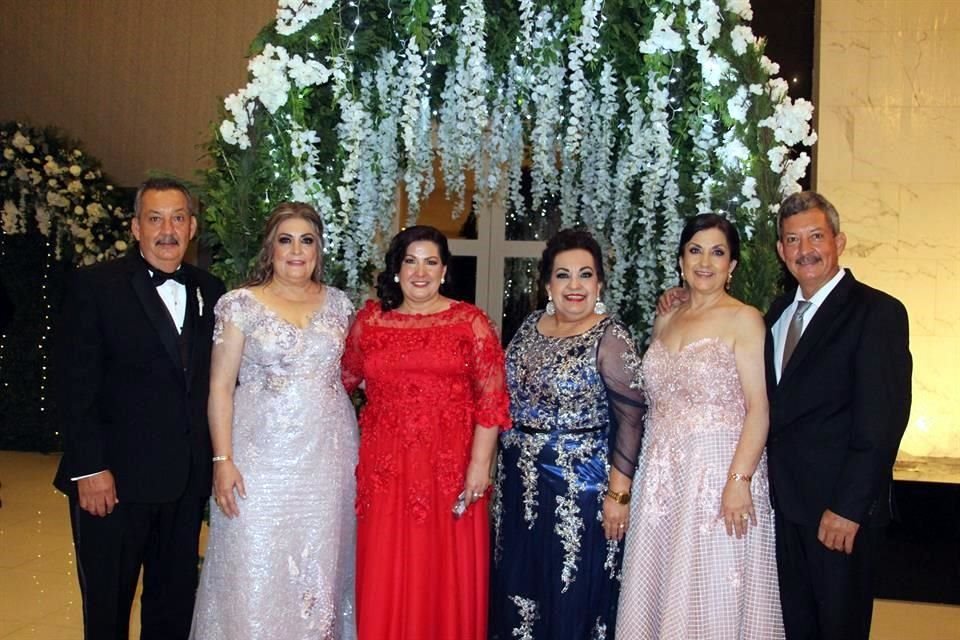 Jesús Alberto Espronceda, Margarita Espronceda, Leticia Espronceda, María Espronceda, Rosalva Espronceda y Heriberto Espronceda