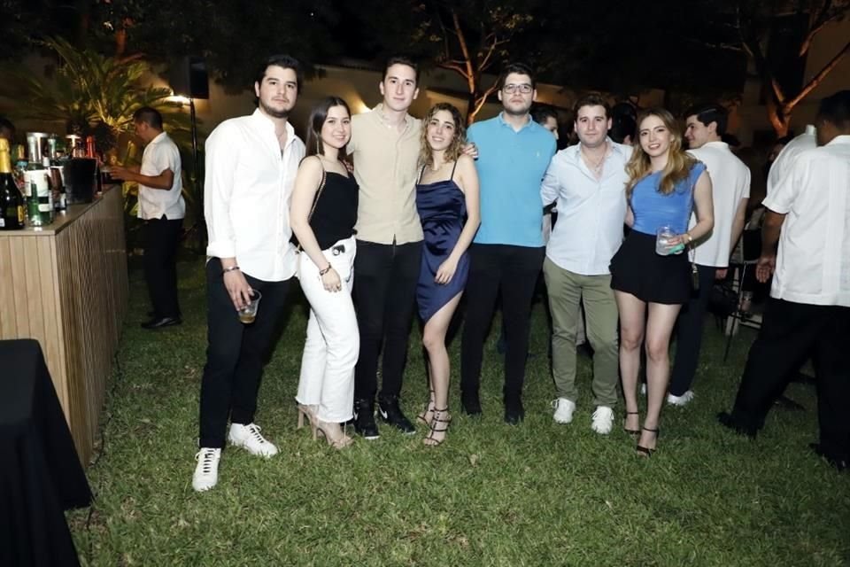 Gabriel Martínez, Regina Alexander, Alejandro Odriozola, Marifer Ayala, Eugenio Anguiano, Tato Martínez y Bárbara Góngora