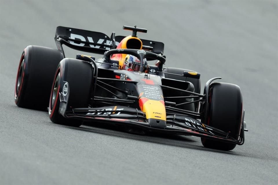 Verstappen finalizó primero y Checo Pérez segundo en P3 de GP de España.