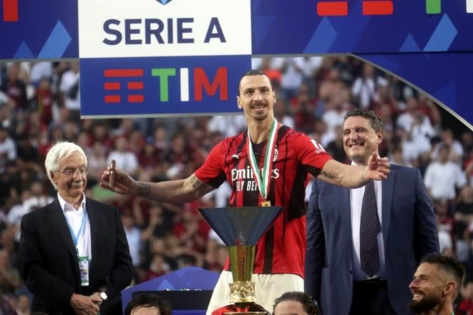 Zlatan Ibrahimovic ayudó al Milan a consagrarse campeón en la Temporada 2021-2022.