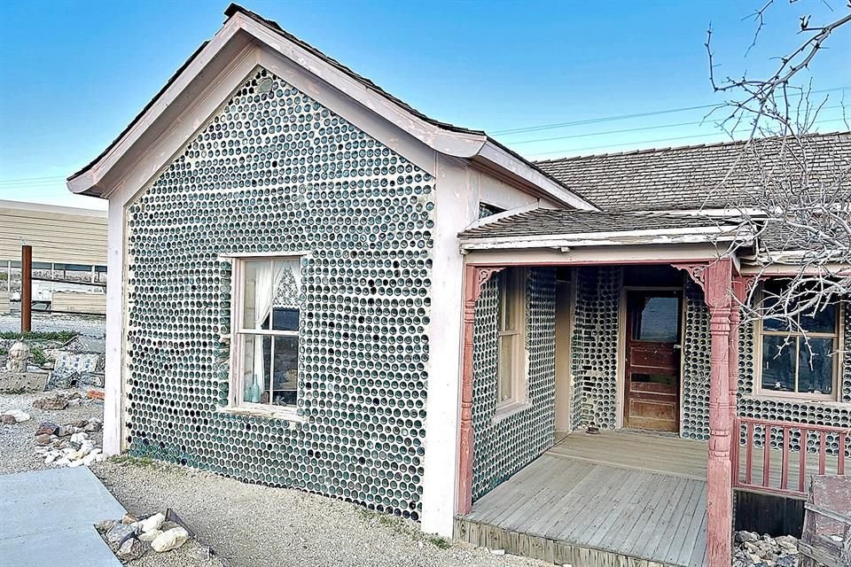 Tom Kelly Bottle House.