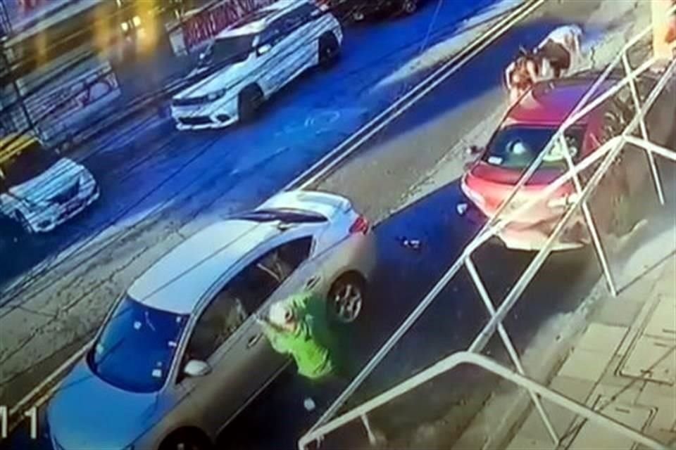 El 29 de mayo, pistoleros mataron a un hombre y una mujer al atacar a balazos el bar Distrito F, que operaba fuera de horario, en la zona Tec.