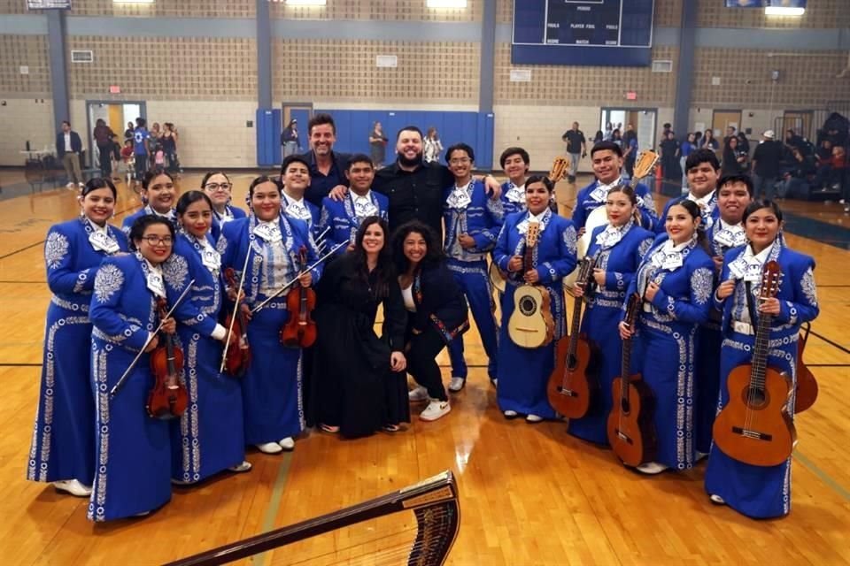 En los últimos dos años, la banda musical de la secundaria Sidney Lanier, conocida como Mighty VOK (por vocacional) Marching Band, pasó de tener 44 a 120 miembros bajo el liderazgo de Jesse Orta.