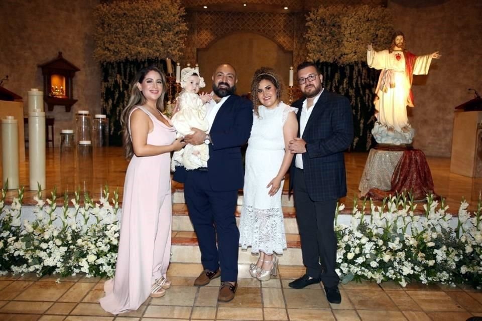 Brenda Martínez de Tamez, Isabella Treviño Tamez, Manuel Tamez Miranda, Maythee Tamez Miranda y Julio Treviño Díaz