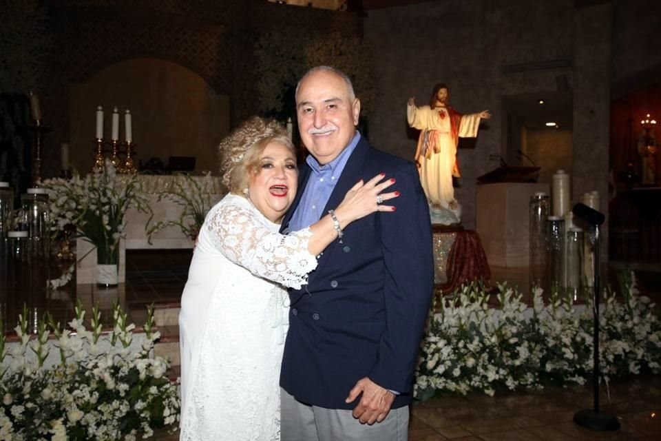 Lolis Miranda de Tamez y Manuel Tamez González