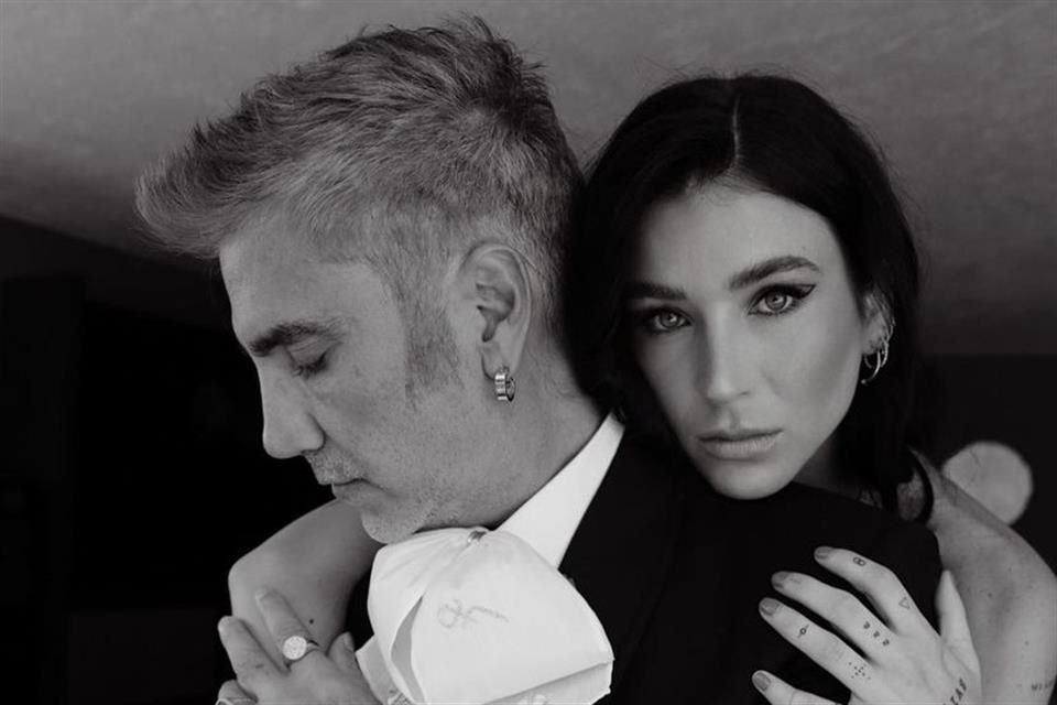 Alejandro Fernández 'El Potrillo' se dejó ver por sus seguidores en redes sociales más enamorado que nunca de su novia Karla Laveaga.