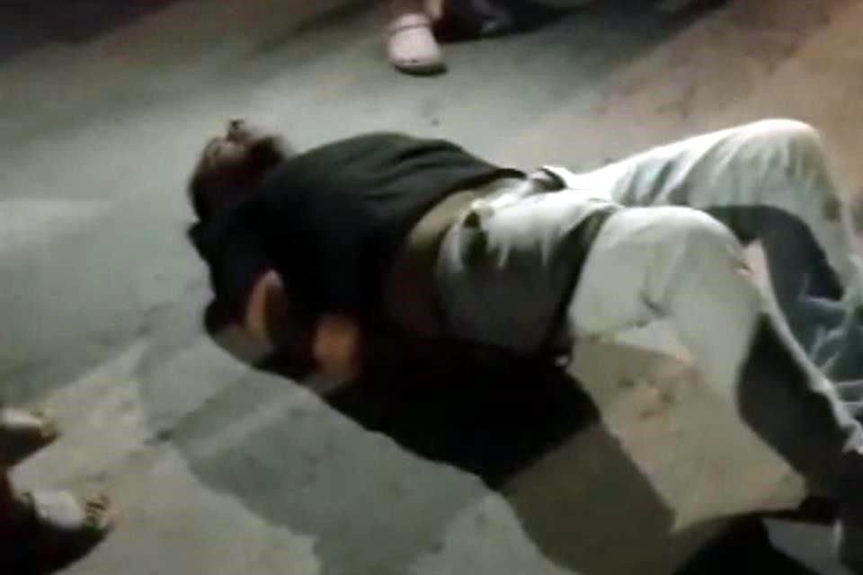 Acorde a vecinos, el hecho se registró anoche sobre la calle Jazmín, en la Colonia Vivienda Magdalena.