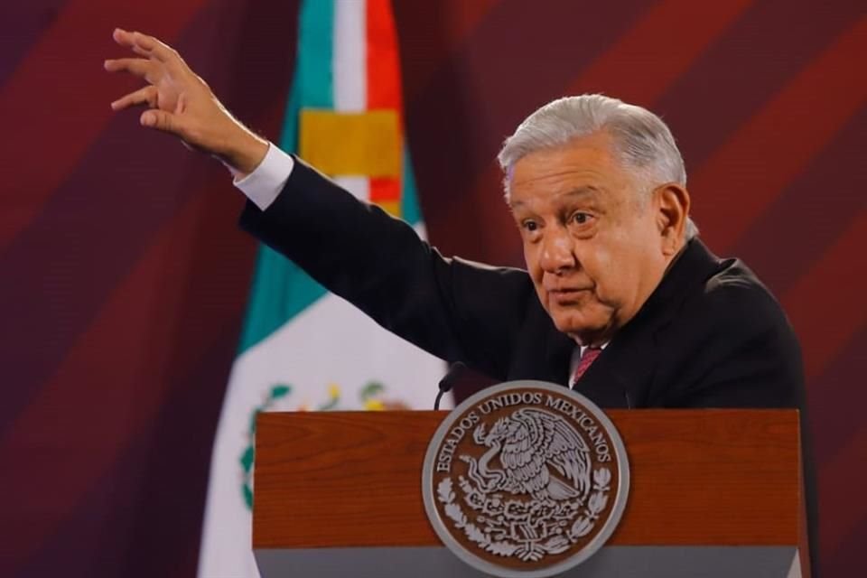 El Presidente Andrés Manuel López Obrador en conferencia.