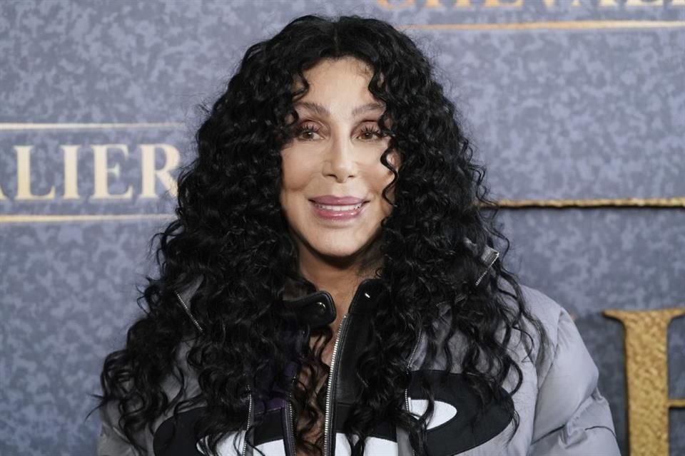 La cantante Cher producirá el filme de terror 'Little Bites' junto a su hijo Chaz Bono.