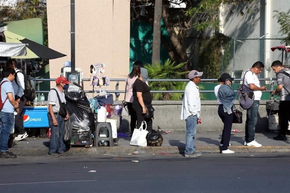 Sufren Al Doble Filas Y Calorón