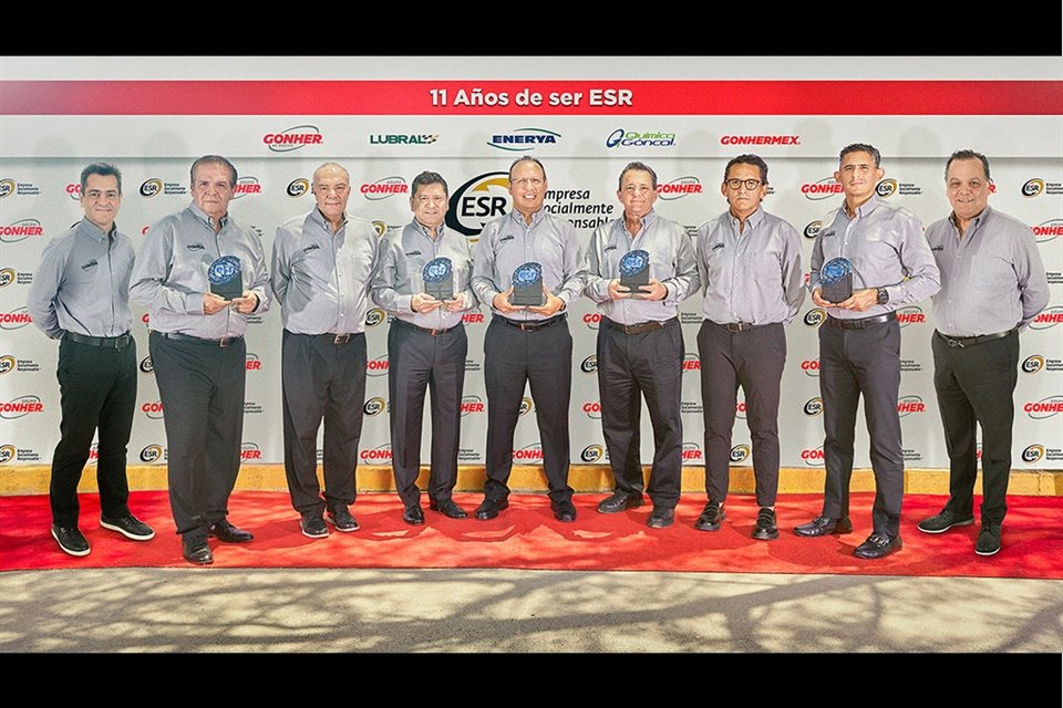 Directores de Grupo Gonher con sus distintivos ESR