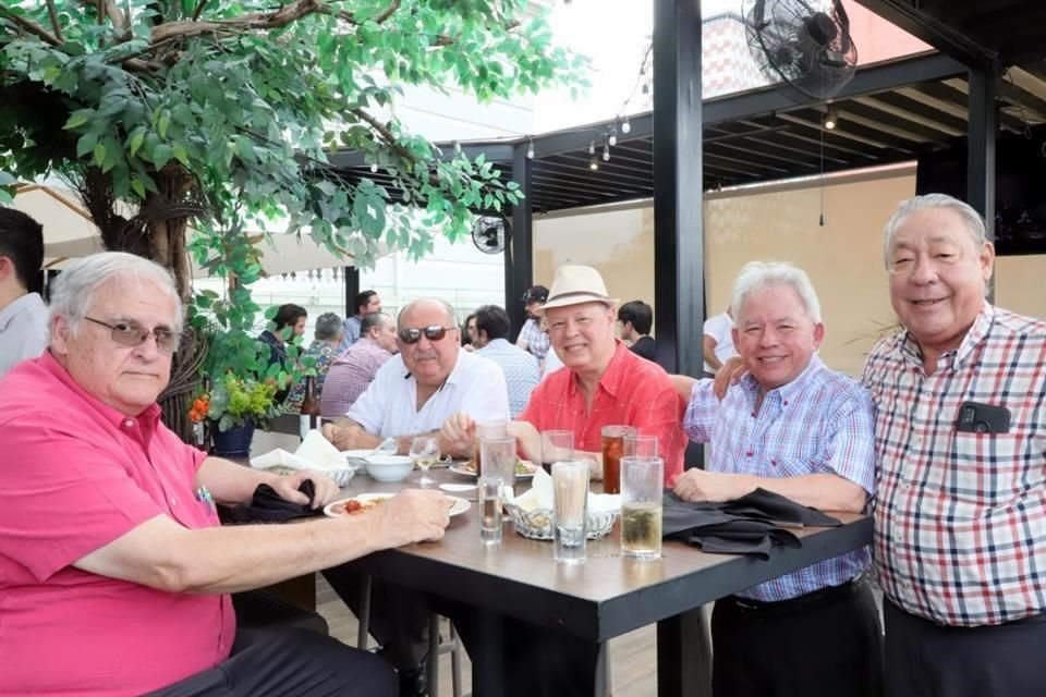 Héctor Villarreal, Víctor García, Manuel Alanís, Octavio Zambrano y Jesús Mario Treviño