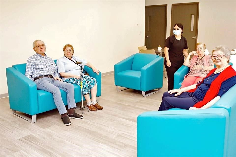 En el área antigua hay actualmente un centenar de personas.