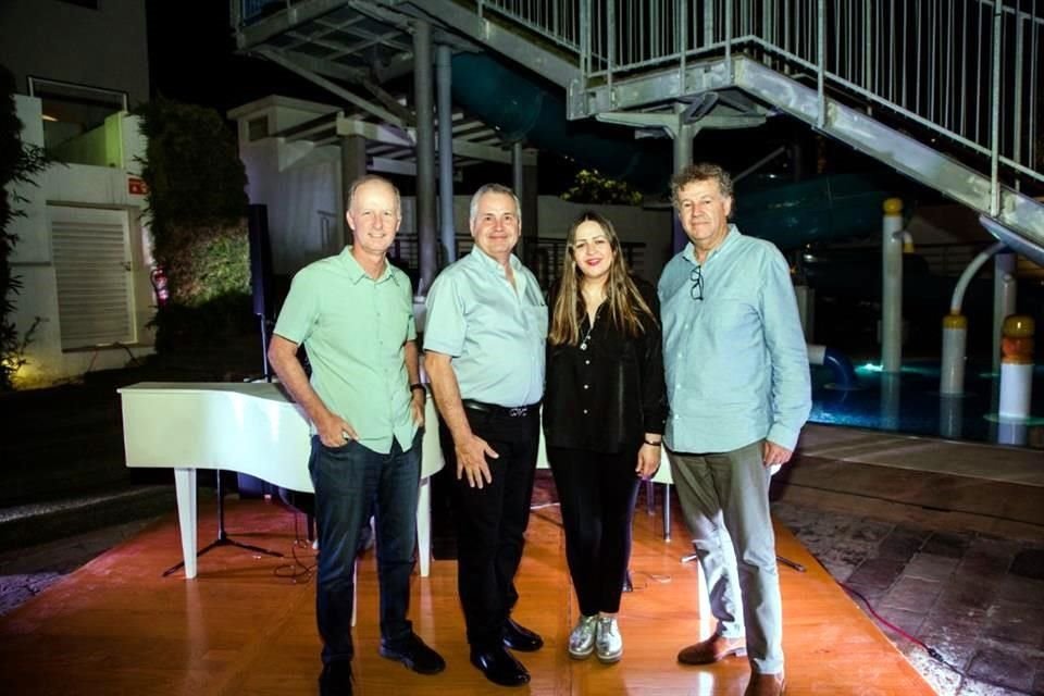 Eduardo A. Rodríguez González, David Zambrano González, Olaya López y Fernando López