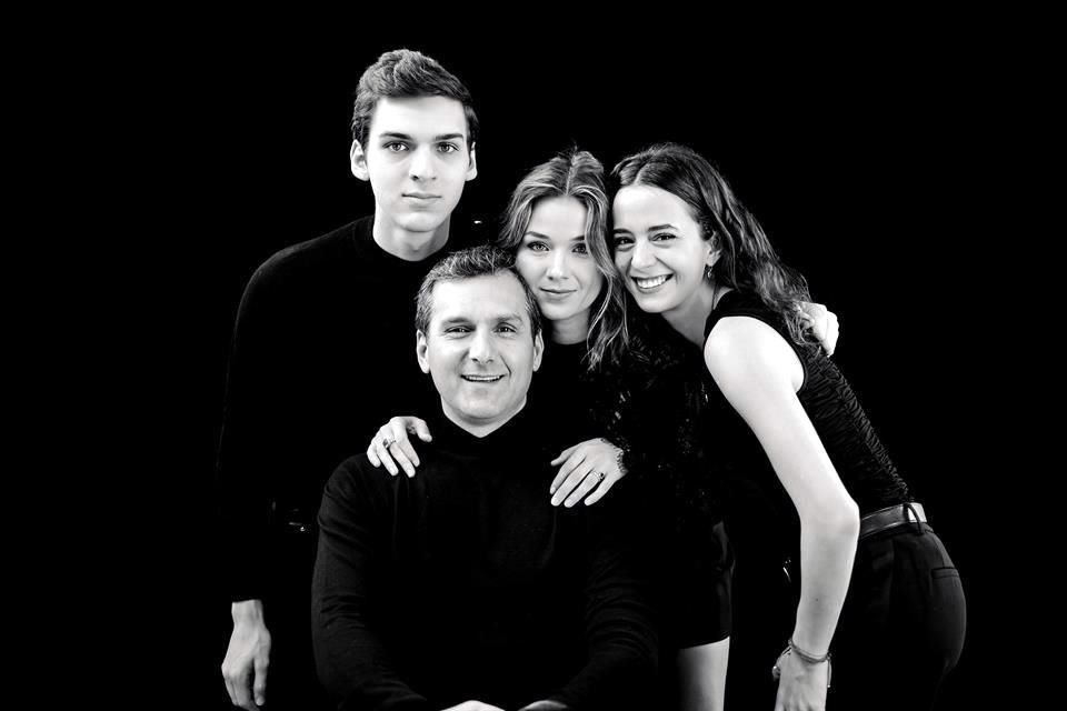 Antonio González con sus hijos Antonio, Arianna y Alexia