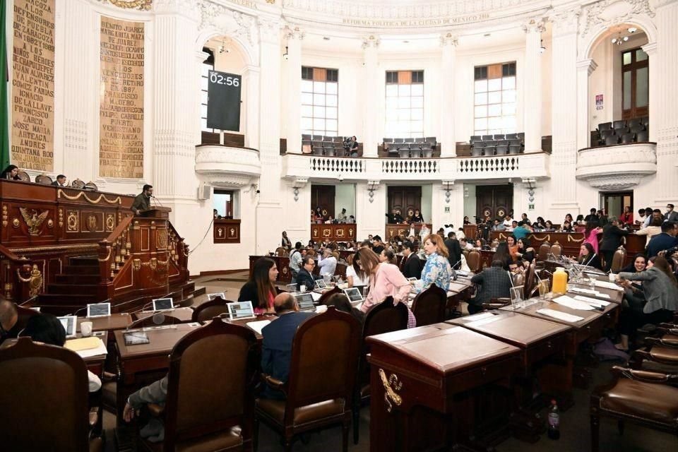 Estuvieron detenidos en la Mesa Directiva y el presidente, Fausto Zamorano, pospuso tres veces el turno argumentando que había 6 meses para su dictaminación. 