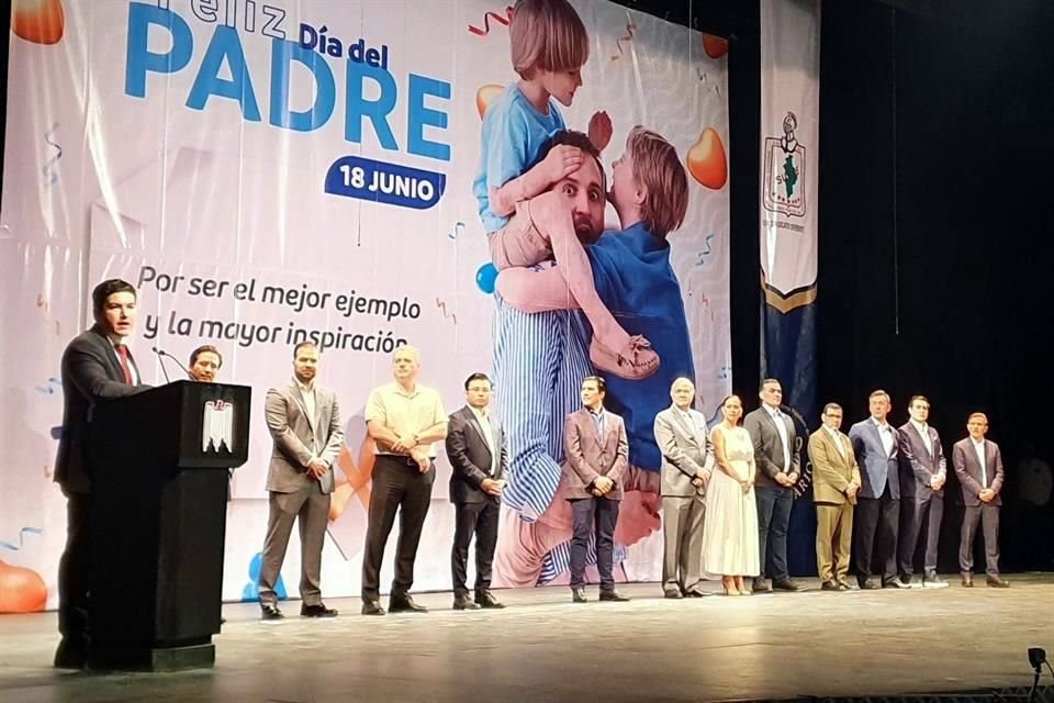 El Gobernador Samuel García asistió a la celebración del Día del Padre del Sindicato Único de Servidores Públicos del Estado.