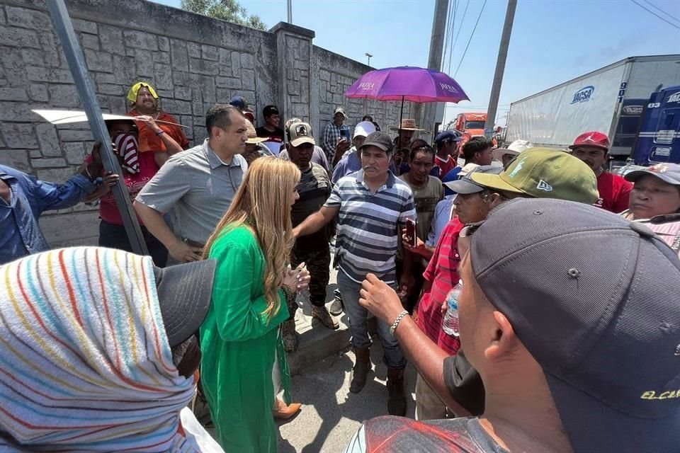 Los carretoneros dialogaron con la directora de Simeprode, Alicia Lizárraga.