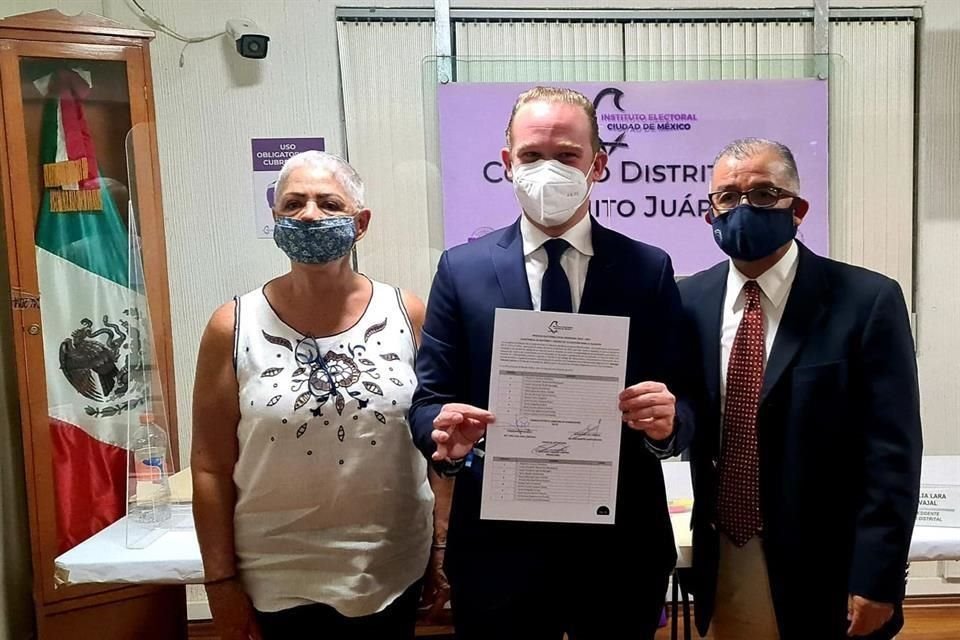 A 4 días de la jornada electoral del 6 de junio, los Consejos Distritales del @iecm hicieron entrega de las constancias de mayoría a los nuevos alcaldes y diputados locales por mayoría relativa.