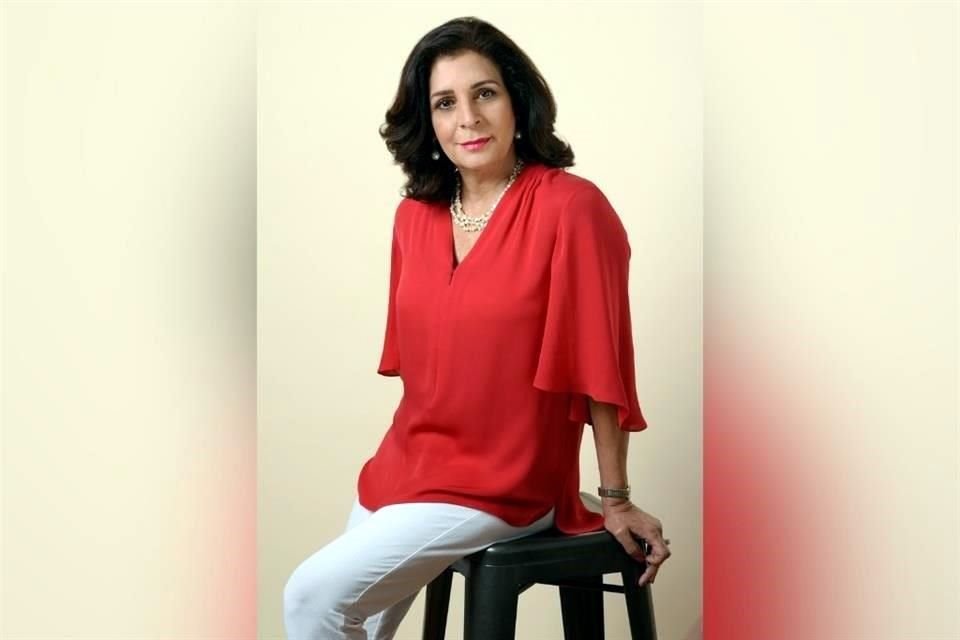 La autora habló de su interés por la historia y cómo la inspira en lo literario.