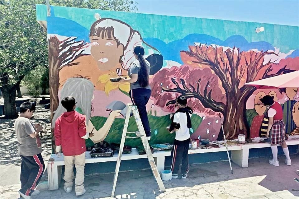 Ante signos de ansiedad y depresión en alumnos de una escuela en Pesquería, profesoras promueven proyecto artístico para impactar positivamente en el sentir de jóvenes