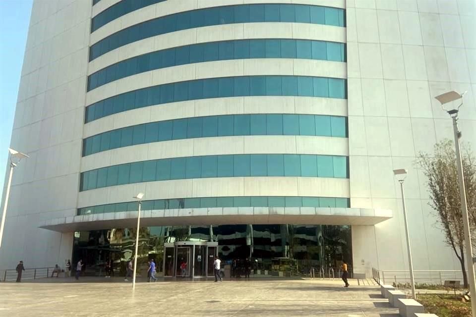  La póliza más costosa es la del mantenimiento preventivo y correctivo al sistema HVAC, cuyo monto del precio de referencia, sin IVA, es de 5 millones 060 mil 344 pesos.