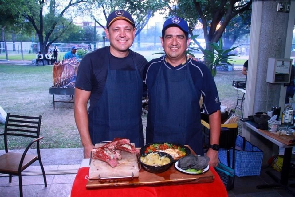 Roberto Martinez Garza y Juan Morales Valdés