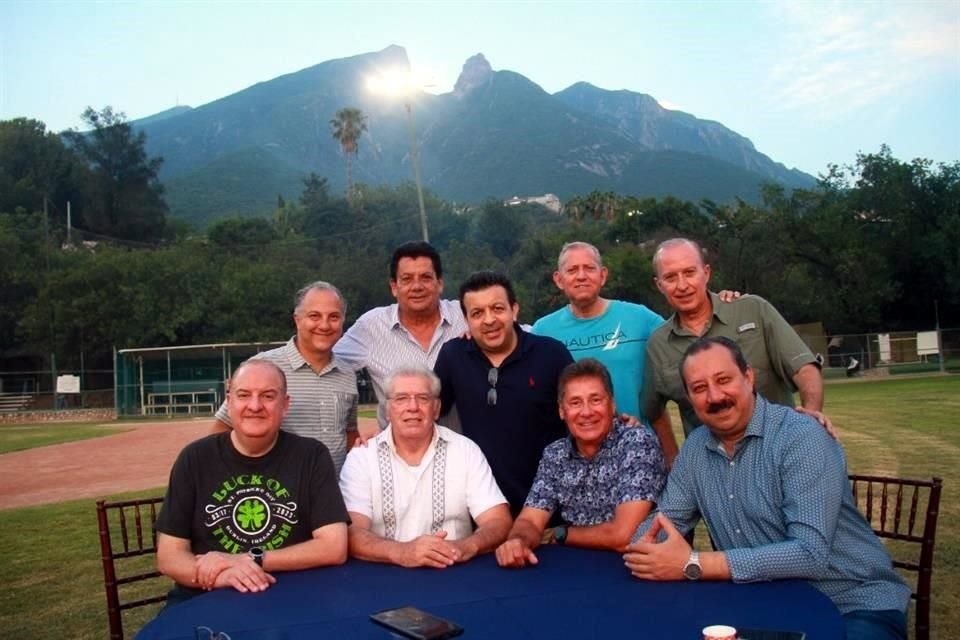 Alfonso Elizondo, Eloy Medellín, Juan Ángel Rodríguez, Miguel Aguilera y Francisco Garza Leal,  José Luis Cantú, Gerardo Treviño, Vicente Arroyo González y José Luis Garza