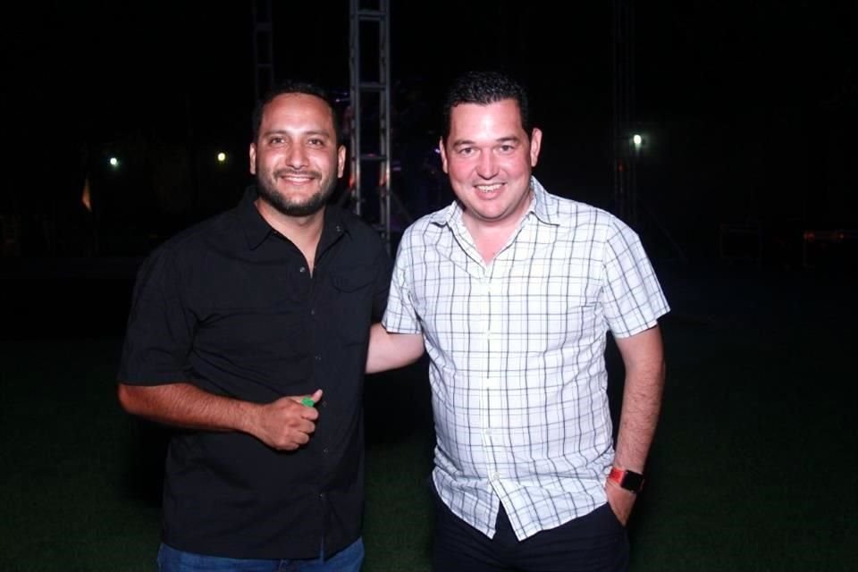 Néstor Villagómez  y Daniel Flores