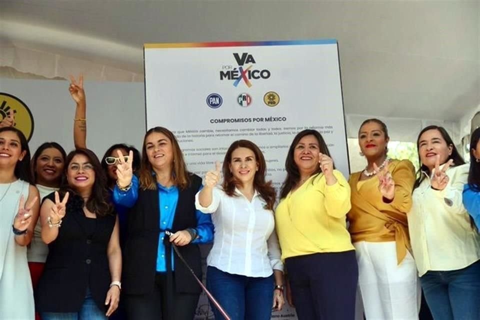 Las secretarias generales de PAN, PRI y PRD en conferencia.