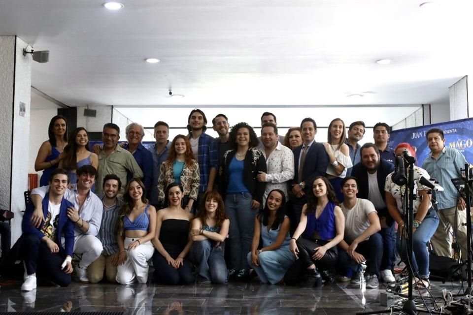 Lucero sorprendió a su hija en el ensayo de la obra 'El Mago' que se estrenará el 30 de junio.