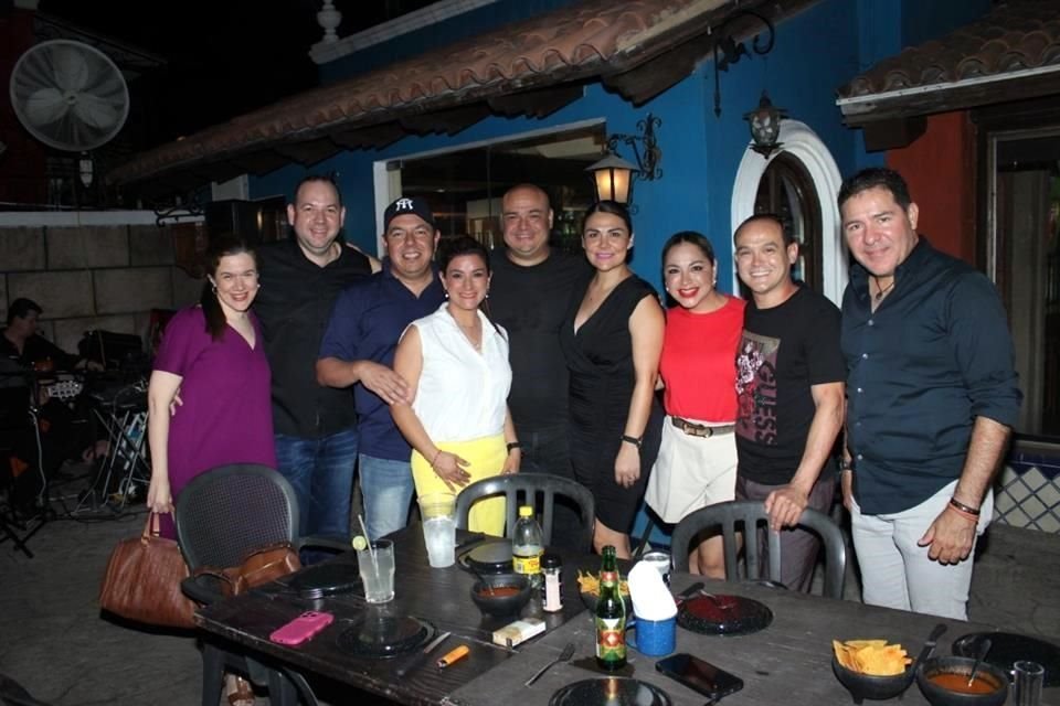 Telma Sánchez, Julio Tamez, César Lozoya, Talita González, Toño Falcón, Elizabeth Ríos, Daniela Pérez, Jorge Lozano y Rogelio Garza