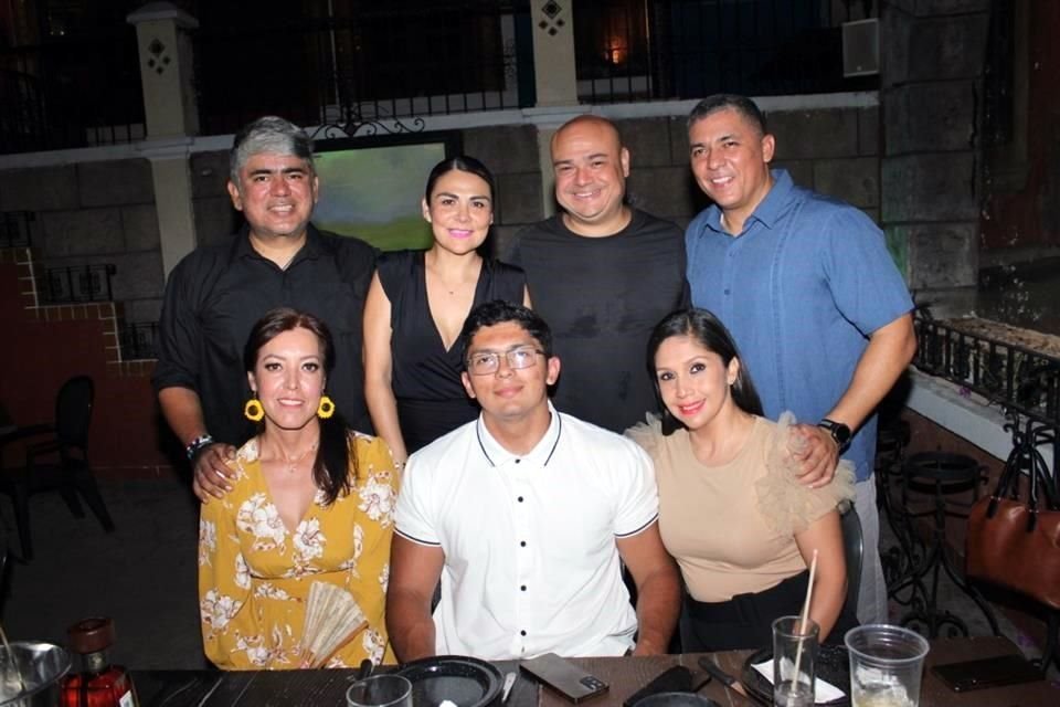 Jesús Ramírez, Elizabeth Ríos, Antonio Falcón, Yanett Aguilar, Tadeo Ramírez, Martha Hernández y Enrique Ramírez