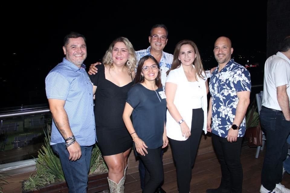 Víctor Candanosa, Julia Cortéz, Sol Teja, Manolo Martínez, Alejandra Cárdenas y Esteban Caldera