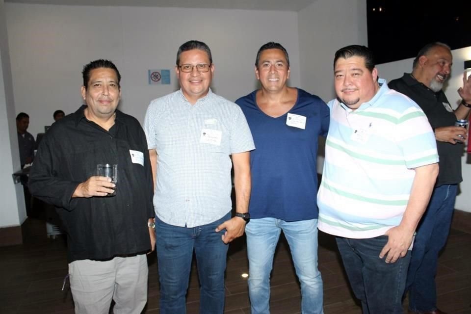 Juan Antonio de la Cruz, Rolando Lomas, Daniel Álvarez y Marco Ríos